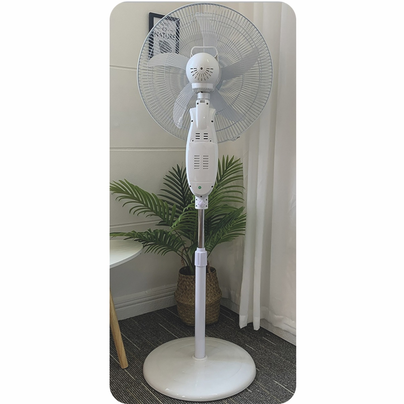 Ventilador de Piso MULTITECH MT-RFA1602 Recargable Blanco Ventilador de Piso MULTITECH MT-RFA1602 Recargable Blanco