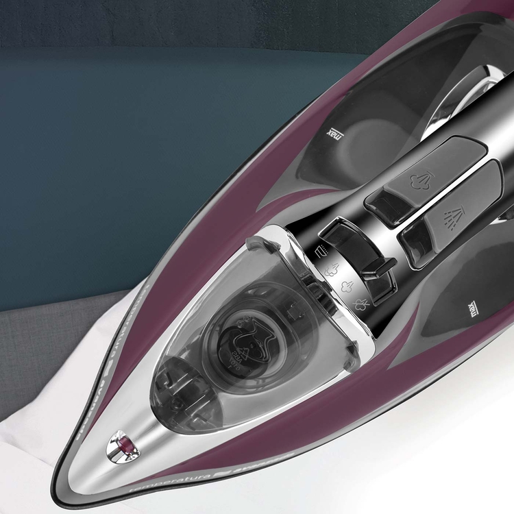 Plancha de Ropa BLACK+DECKER Temeperatura avanzada D3501 Vinotinto Plancha de Ropa BLACK+DECKER Temeperatura avanzada D3501 Vinotinto